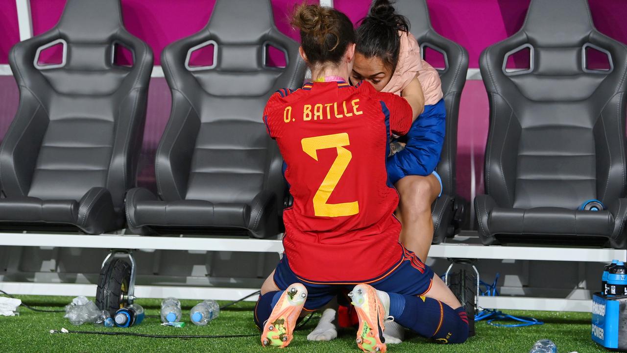 Lucy Bronze comforted by Ona Batlle after World Cup final between Spain, EnglandIco