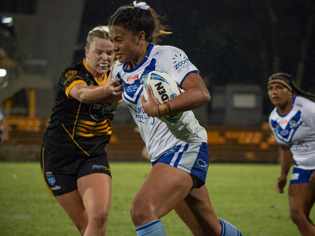 Monalisa Soliola tries to break through the line. Picture: Thomas Lisson