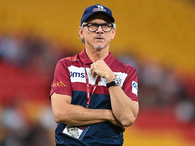 BRISBANE, AUSTRALIA - MARCH 09: Queensland Reds head coach Les Kiss looks on during the round three Super Rugby Pacific match between Queensland Reds and Chiefs at Suncorp Stadium, on March 09, 2024, in Brisbane, Australia. (Photo by Albert Perez/Getty Images)