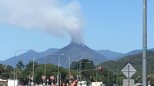 Iconic Walsh S Pyramid Resembles Volcano During Controlled Burn The Cairns Post