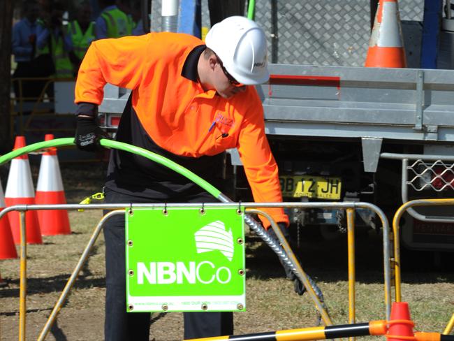 The NBN Co construction team rollout fibre in Penrith. Many suburbs in the Penrith region will be amongst the first in Australia to gain access to high-speed, reliable and affordable broadband through the NBN  /  Generic  / Technology  /  Broadband  /  Communications  /  Infrastructure  /  Internet  /  High Speed Data  /  Online  /  Business  /  Western Sydney.