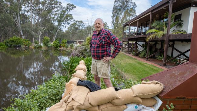 82-year-old Ray Power isn’t budging from his Echuca home, even if it floods. Picture: Jason Edwards