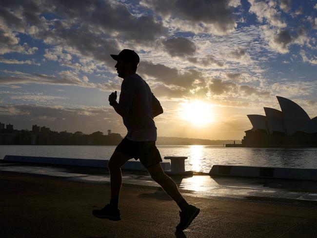 NWN, NWI, stock image, stock photo, stock, sunrise, weather, weather stock, sunrising, sun rise, sun, sun-rise, morning, early morning, dawn, exercise, exercising, landmark, lockdown, lock down, lock-down, sydney, nsw