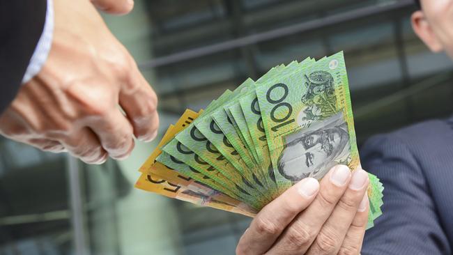 Police have warned people to inspect serial numbers when receiving multiple notes.