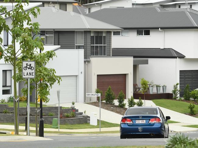 Residential property is seen on the Gold Coast, Tuesday, March 21, 2017. Property prices in the eight capitals shot up 4.1 per cent in the December quarter, official ABS data revealed, pushing the median valuation past $650,000 for the first time. (AAP Image/Dave Hunt) NO ARCHIVING