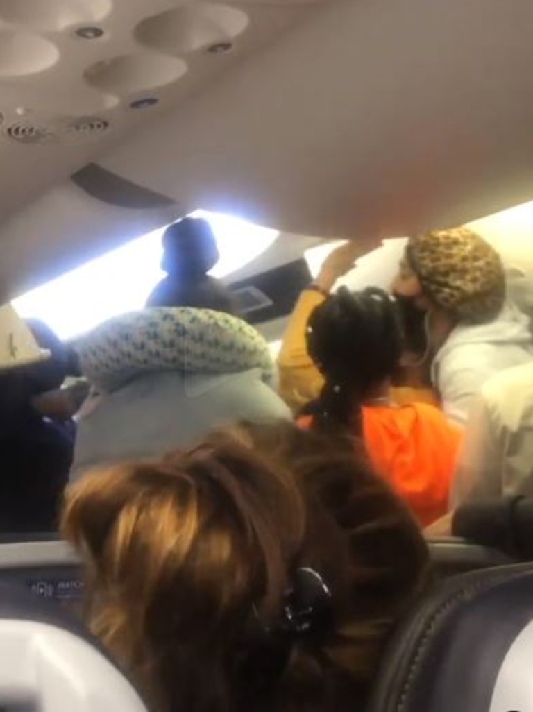 American Airlines Passengers Brawl Over Who Gets To Leave Plane First ...