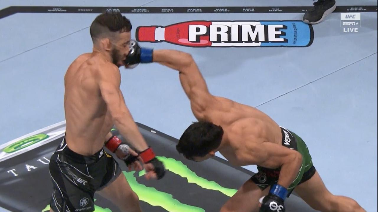 Yair Rodriguez lands one of the most insane knockouts in UFC history, Video 