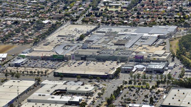 The GPT Wholesale Shopping Centre Fund is sell a 50 per cent interest in Northland Shopping Centre in Melbourne.