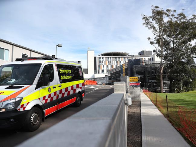 The man was struck after falling onto the road at Gosford Hospital. (AAP Image/Sue Graham)