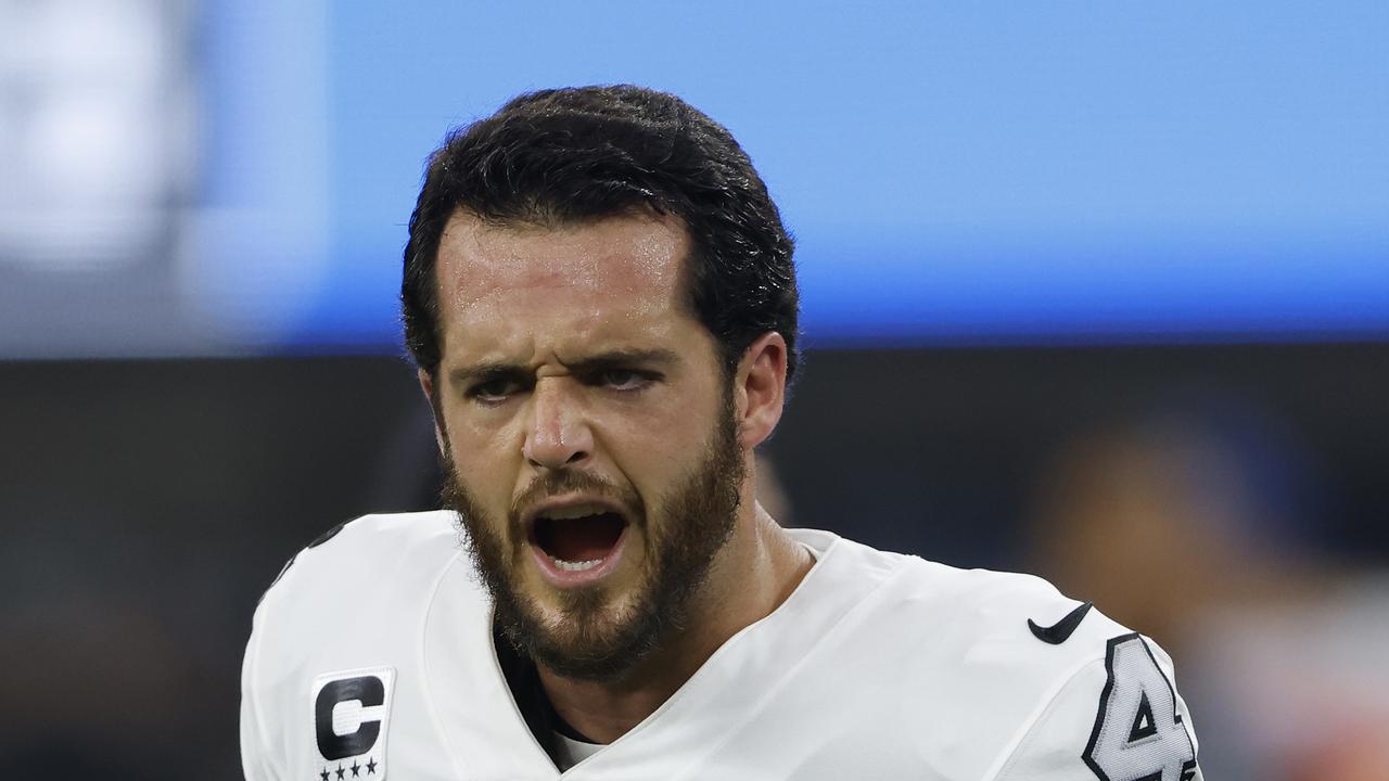 INGLEWOOD, CALIFORNIA - OCTOBER 04: Quarterback Derek Carr #4 of the Las Vegas Raiders warms up before playing against the Los Angeles Chargers at SoFi Stadium on October 4, 2021 in Inglewood, California. (Photo by Sean M. Haffey/Getty Images)