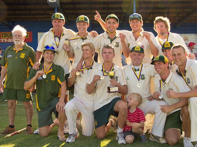 John Lloyd-Williams (far left) was Mt Eliza's team manager for more than two decades.