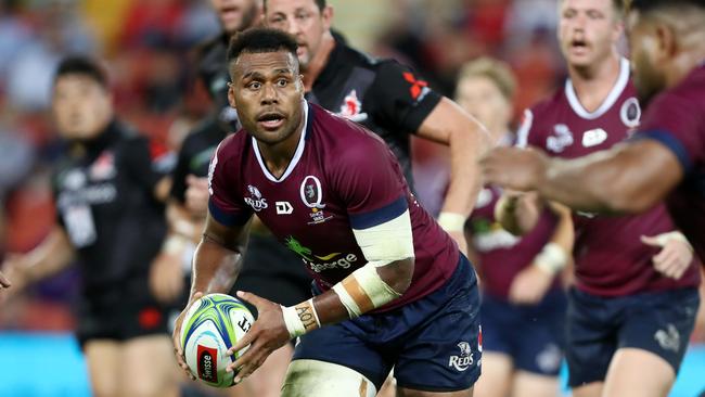 BRISBANE, AUSTRALIA - MAY 03: Samu Kerevi of the Reds passes during the round 12 Super Rugby match between the Reds and the Sunwolves at Suncorp Stadium on May 03, 2019 in Brisbane, Australia. (Photo by Chris Hyde/Getty Images for SUNWOLVES)