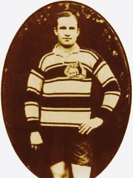 Portrait of Australian RL player Dally Messenger around 1908.