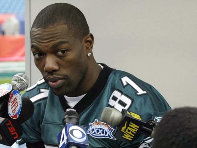 Philadelphia Eagles receiver Terrell Owens at Alltel Stadium in Jacksonville, Fla., Feb. 01, 2005. The Eagles play the /New /England /Patriots in Super Bowl on 6/2/05. (AP PicStephan/Savoia) profile sport o/seas gridiron logo logos media