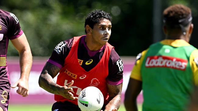 The absence of Reynolds means Albert Kelly will partner Billy Walters in the halves. Picture: Getty Images.