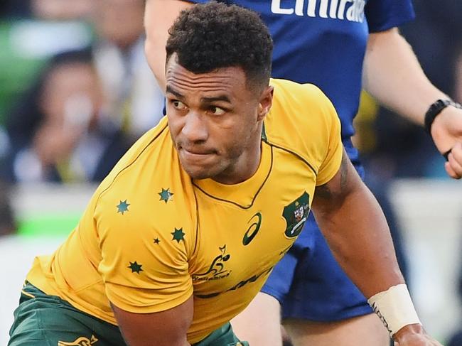 MELBOURNE, AUSTRALIA - JUNE 10:  Will Genia of the Wallabies passes the ball during the International Test match between the Australian Wallabies and Fiji at AAMI Park on June 10, 2017 in Melbourne, Australia.  (Photo by Michael Dodge/Getty Images)