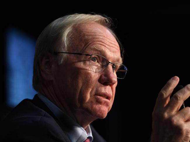 Australian Rugby League Commission Chairman Peter Beattie speaks to the media in Sydney, Thursday, February 28, 2019. The ARL commission has approved changes to its behavioural policy which will allow the NRL to stand down players accused of serious crimes. (AAP Image/Joel Carrett) NO ARCHIVING