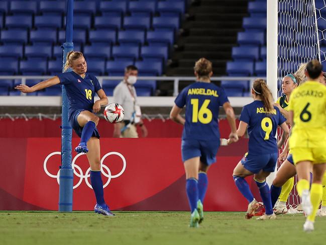 Fridolina Rolfo calmly slots home the opener. (Photo by David Ramos/Getty Images)