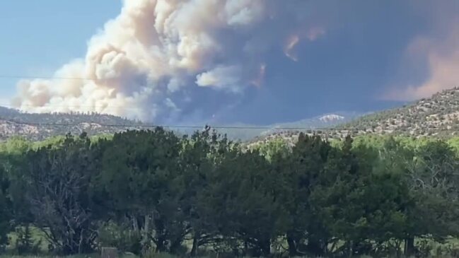 Thick Smoke Above Northern New Mexico as Midnight Fire Continues to ...