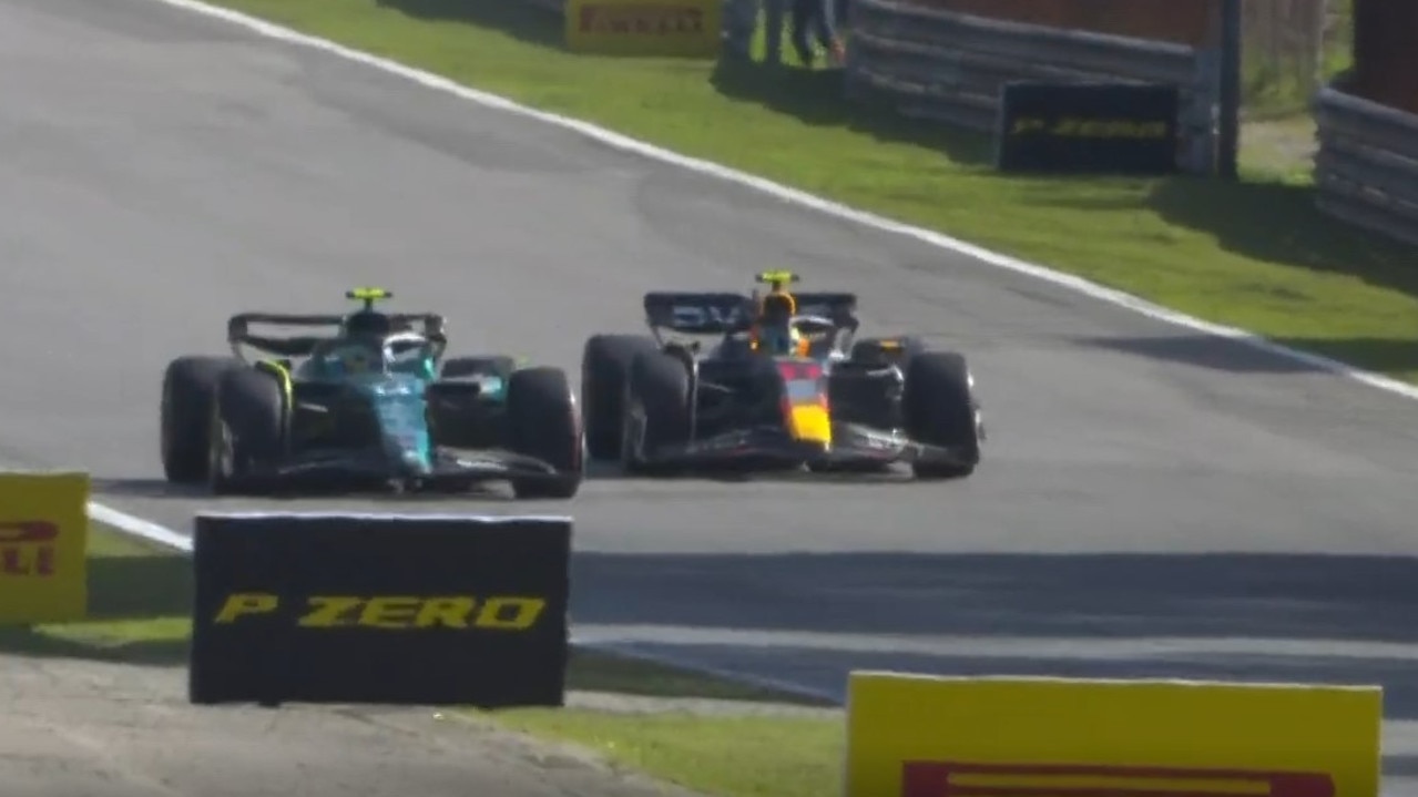 Fernando Alonso and Sergio Perez had an epic battle for the podium. Photo: Fox Sports.