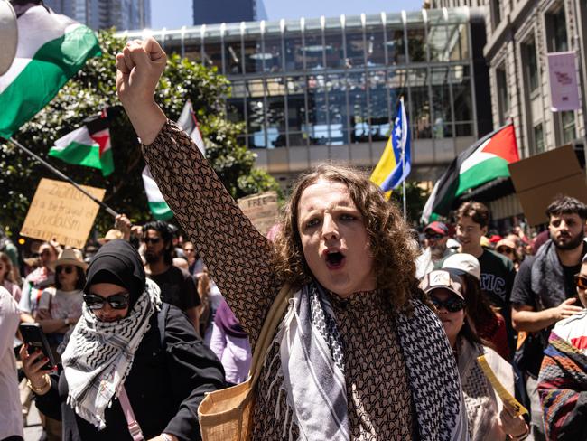 Pro-Palestine supporters rally in Melbourne. Picture: Diego Fedele