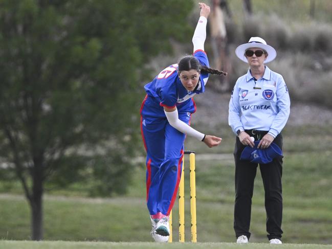 Greater Hunter’s Molly Dare in action for Newcastle at the Country Championships. Picture: Martin Ollman