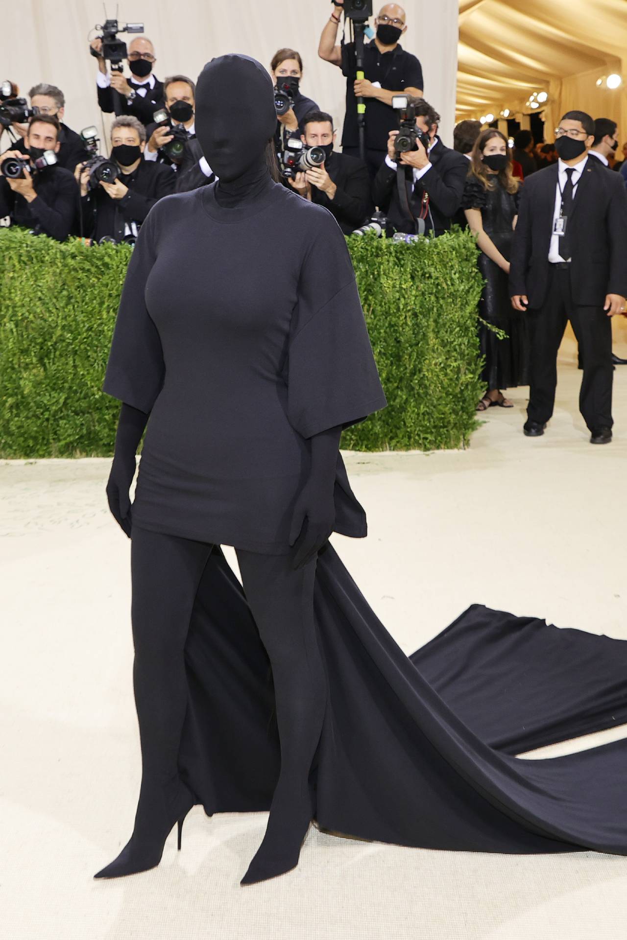 <h3>Kim Kardashian</h3><p>Despite being completely covered in black cotton Balenciaga at the <a href="https://www.vogue.com.au/culture/red-carpet/the-vogue-teams-best-dressed-from-the-2021-met-gala/image-gallery/d961a2647d6ba1c883198594ad053bb1" target="_blank" rel="noopener">2021 Met Gala</a>, Kim Kardashian&rsquo;s gown still let her famous physique do all the talking. The mogul later revealed the gown was a nod to the night&rsquo;s In America: a Lexicon of Fashion theme by writing on <a href="https://www.instagram.com/p/CT0ArT4FhJI/?hl=en" target="_blank" rel="nofollow noopener">Instagram</a>: &ldquo;What&rsquo;s more American than a t-shirt head to toe?!&rdquo;</p>