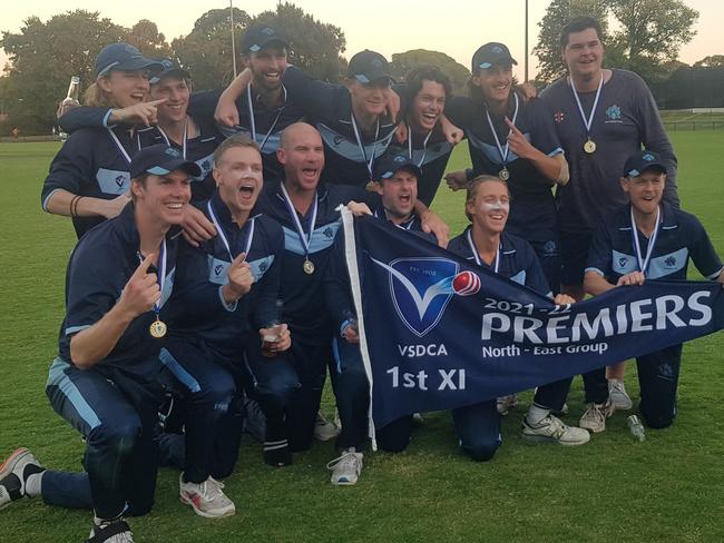 Kew celebrates it's VSDCA premiership.