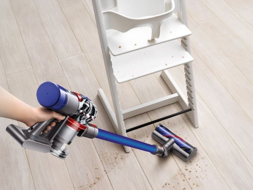 Catch.com.au is offering $200 off the Dyson V7 Motorhead stick vacuum.