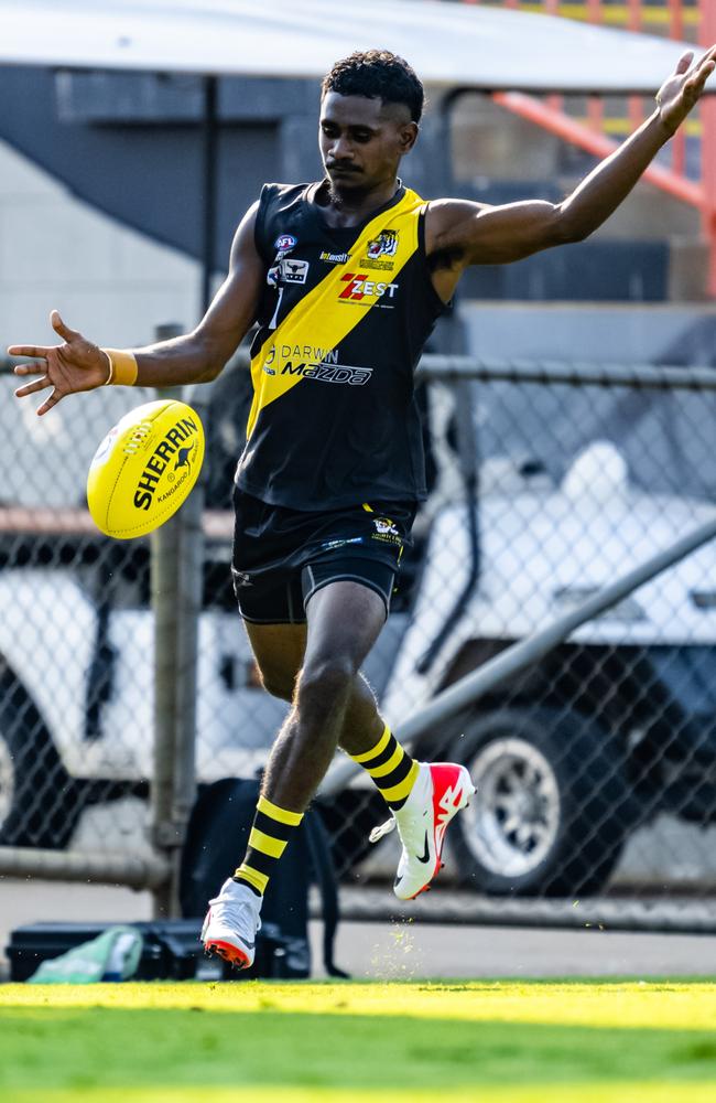 Tristan Singh-Lippo was dangerous early on for Nightcliff against Tiwi in Round 4 of the 2023-24 NTFL season. Picture: Tymunna Clements / AFLNT Media