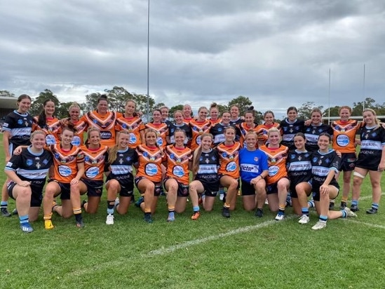 The Terrigal-Wamberal Sharks and The Entrance Tigers women's tackle league teams, ahead of the inaugural Central Coast women's tackle competition in 2023. Photo: supplied.