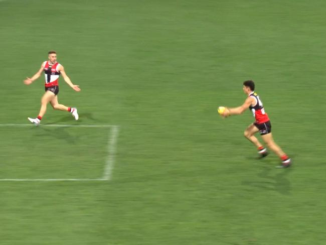 Jade Gresham screamed for the ball. Photo: Fox Footy.