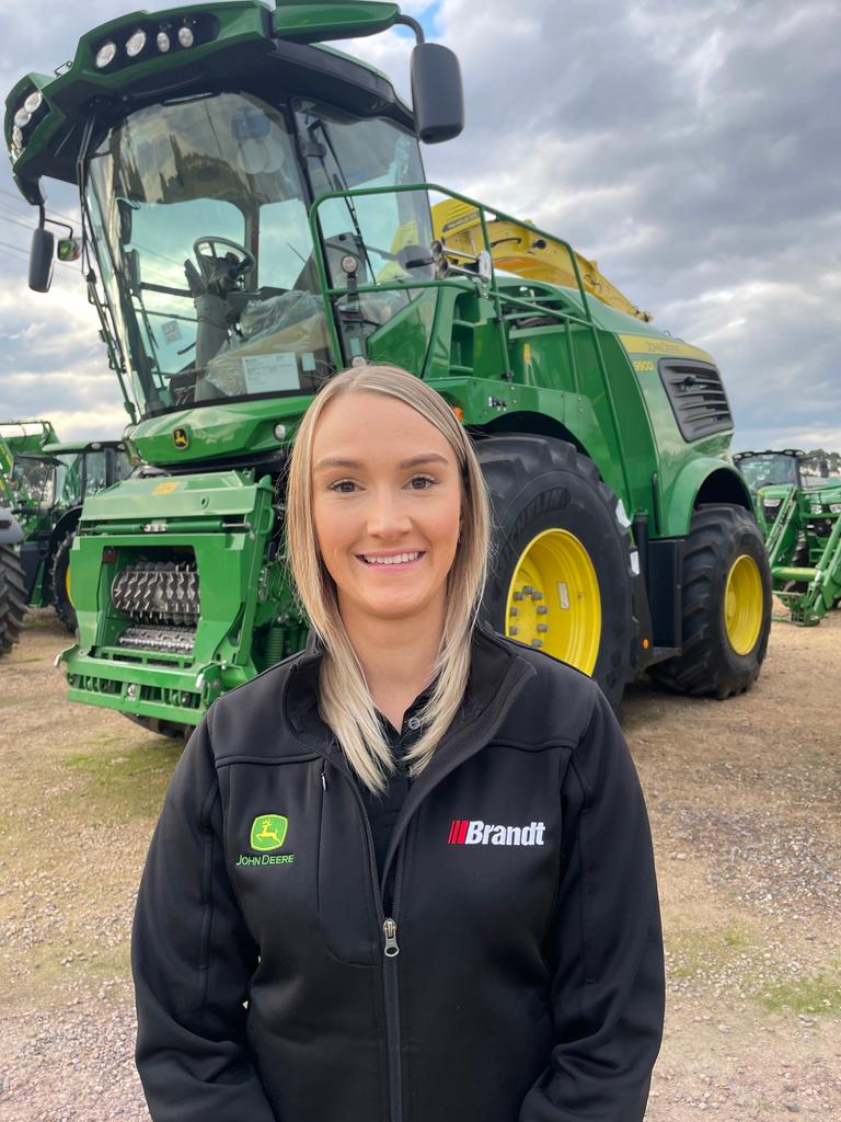 John Deere Technician Awards: Jaymee Ireland, Sarah Lewis Take Out 