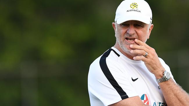 Graham Arnold has plenty to consider. (AAP Image/Albert Perez) 