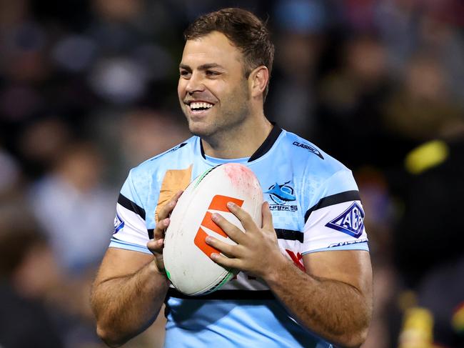 PENRITH, AUSTRALIA - JULY 29: Wade Graham of the Sharks warms up prior to the round 22 NRL match between Penrith Panthers and Cronulla Sharks at BlueBet Stadium on July 29, 2023 in Penrith, Australia. (Photo by Jeremy Ng/Getty Images)