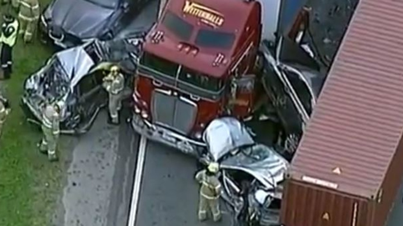 Monash Freeway Traffic Massive Truck Crash Closes Melbourne Road Au — Australias 6752
