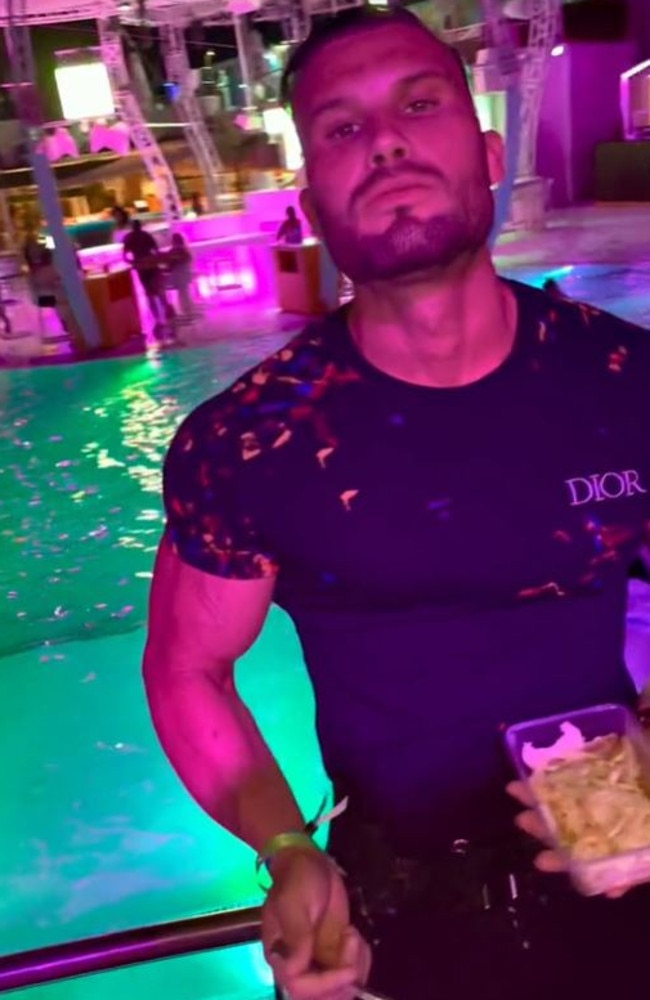 A British fitness influencer has clapped back after being shamed for eating a ‘healthy’ meal at a nightclub. Picture: TikTok/GymSkin