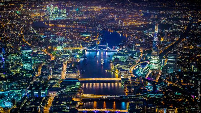 London at night snapped with the Canon EOS 5Ds. Photo: Vincent Laforet