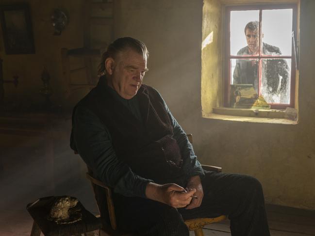 Brendan Gleeson and Colin Farrell in the film THE BANSHEES OF INISHERIN. Photo by Jonathan Hession.  Courtesy of Searchlight Pictures. ÃÂ© 2022 20th Century Studios All Rights Reserved.