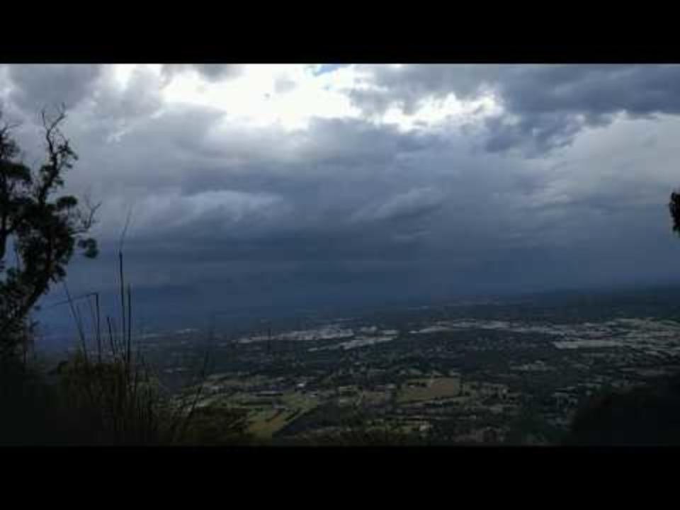 Timelapse Shows Shelf Cloud Rolling Over Melbourne Suburbs