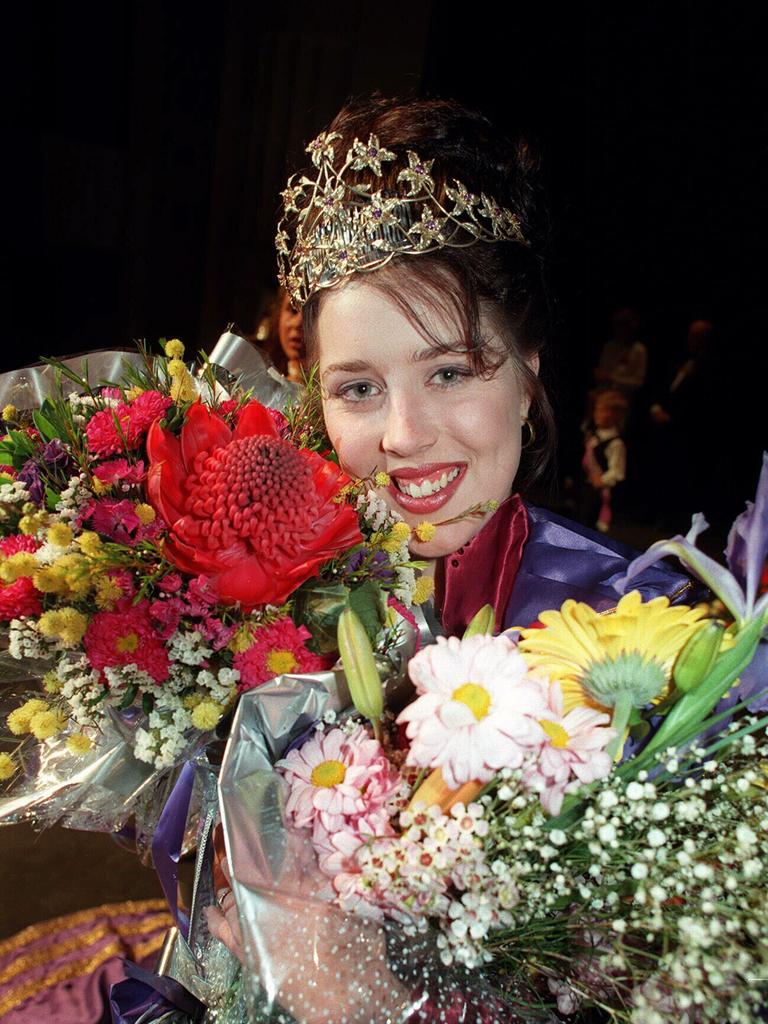 Socials - Priscilla Wright Toowoomba Carnival of Flowers Queen 21 Sept 1997 Beauty contests Aust fairs festivals headshot