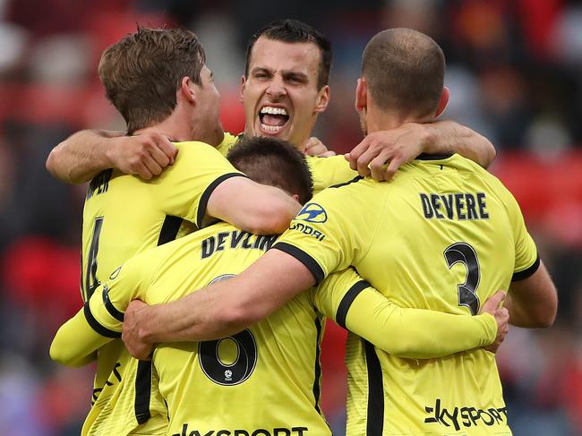 ADELAIDE, AUSTRALIA - DECEMBER 01: The Phoenix celebrate after they defeated Adelaide United, during the round eight A-League match between Adelaide United and the Wellington Phoenix at Coopers Stadium on December 01, 2019 in Adelaide, Australia. (Photo by Robert Cianflone/Getty Images)