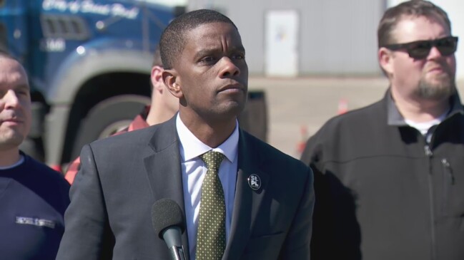 St. Paul Mayor Carter, city leaders address potholes [RAW]