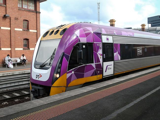 MELBOURNE, AUSTRALIA - NewsWire Photos AUGUST 20, 2020 : V/Line trains in Melbourne. A V/Line train passes through Footscray Railway Station.Picture : NCA NewsWire / Ian Currie