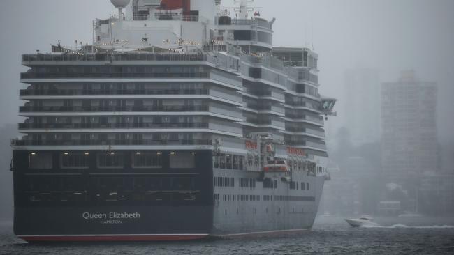 The Queen Elizabeth enters Sydney Harbour. Picture: Tim Hunter.