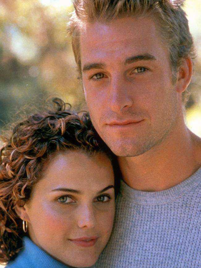 Keri Russell with Scott Speedman in Felicity.