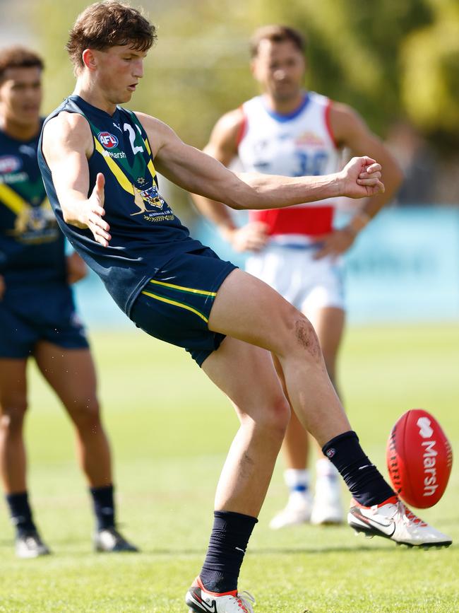 Jobe Shanahan in goalkicking mode.