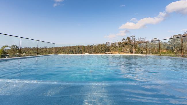 The pool flows seamlessly out to the horizon. Picture: Dominika Lis