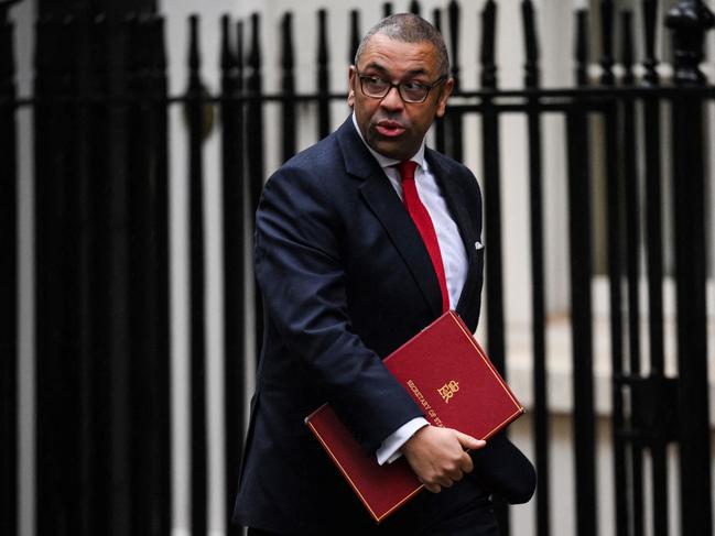 Britain's Foreign Secretary James Cleverly arrives for the weekly Cabinet meeting at 10 Downing Street, in London, on January 10, 2023. (Photo by Daniel LEAL / AFP)