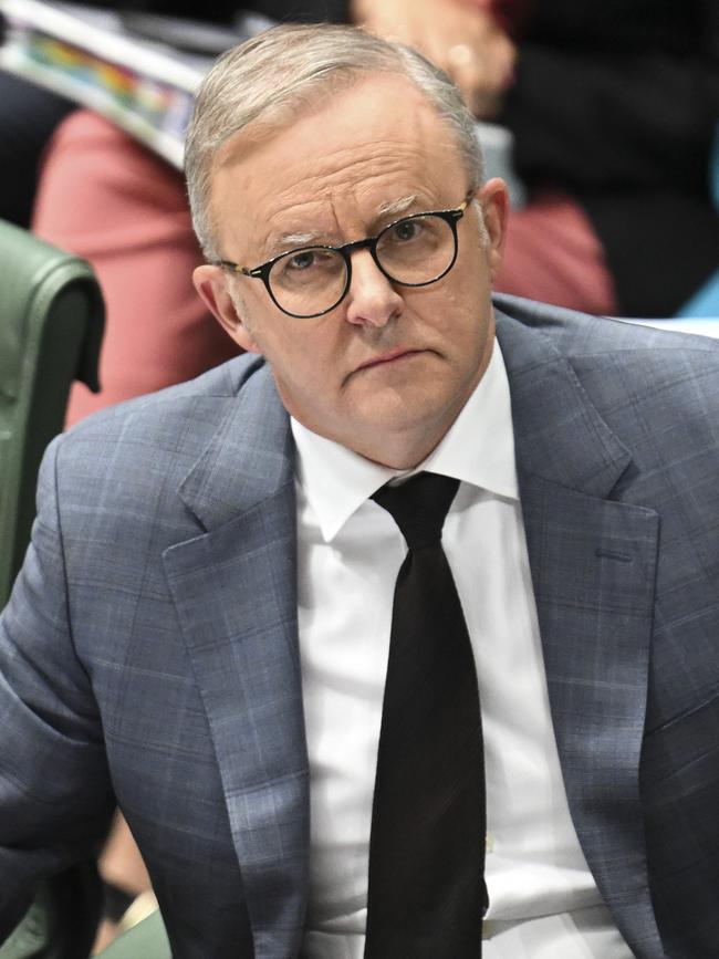 The data is another headache for Anthony Albanese. Picture: NewsWire / Martin Ollman